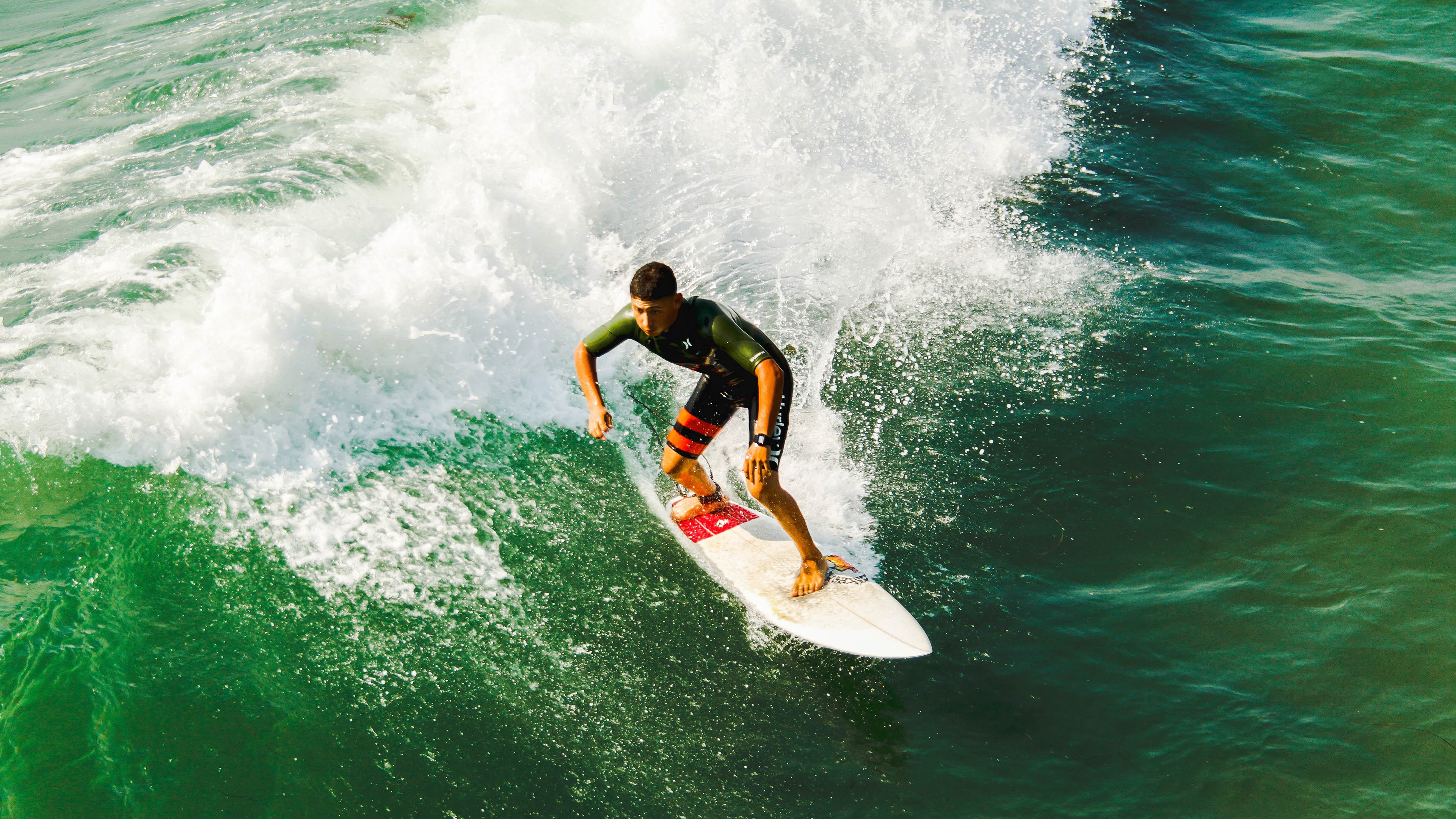 英超强攻瞬间：快速反击引爆全场，英超强队