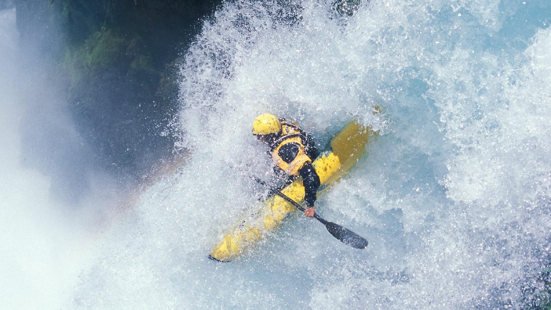 民警涉杀人案通报：女友一家 2 死 1 伤 嫌疑人落网，民警被砍牺牲